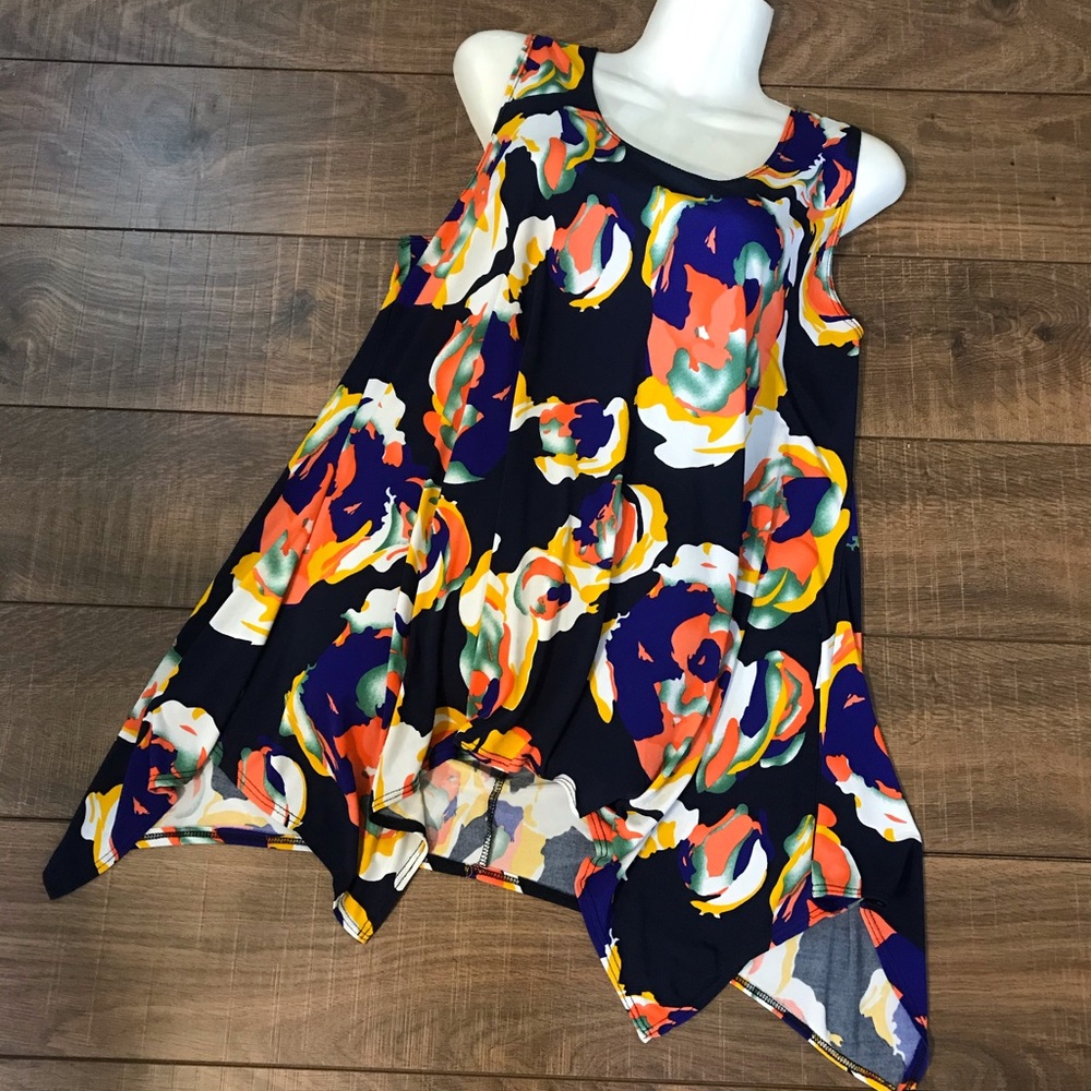 Zig-Zag Hemline Floral Tunic Tank- XL